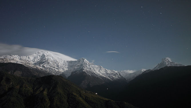 雄伟雪山风景PPT背景图片