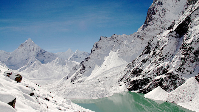 雪山山峰高山PPT背景图片